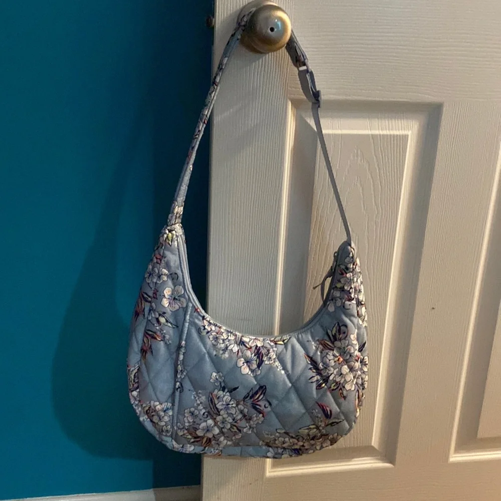 Vera Bradley medium size shoulder bag - Picture 1 of 1